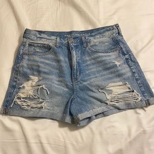 NWOT American Eagle Mom Short